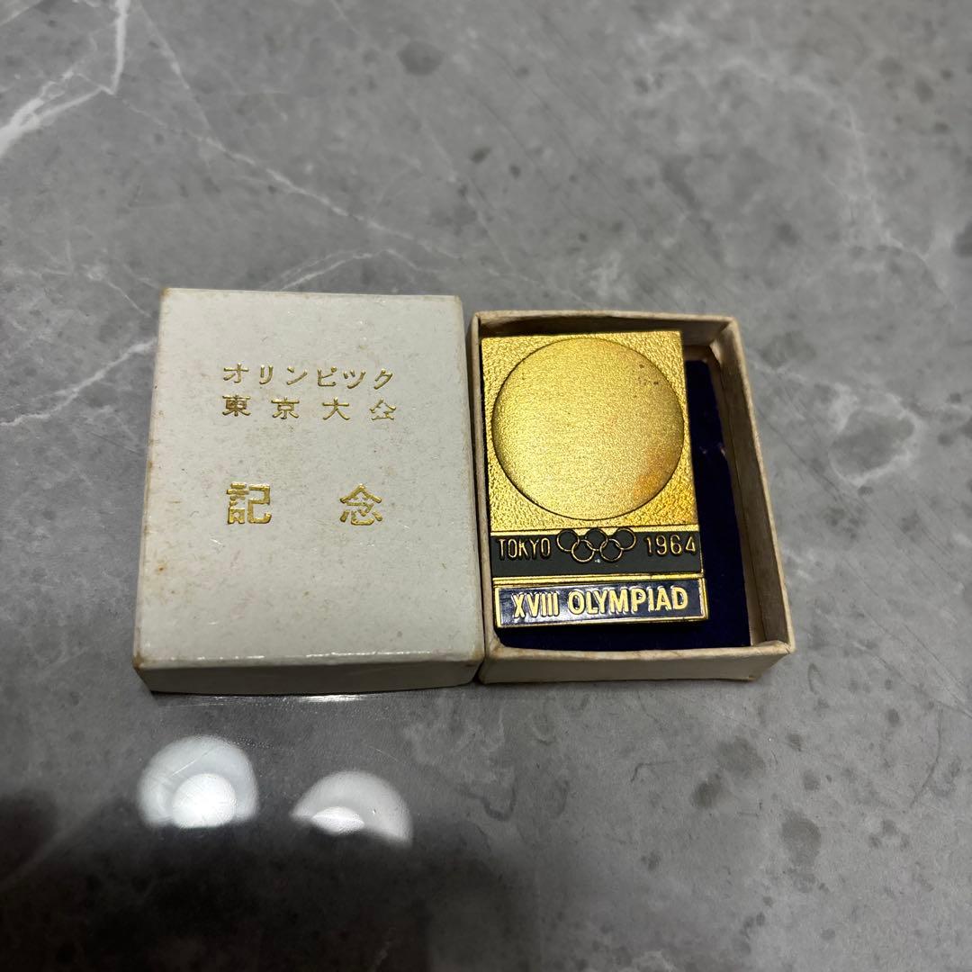 1964年 東京オリンピック記念バッジ 参加紀念 - メルカリ