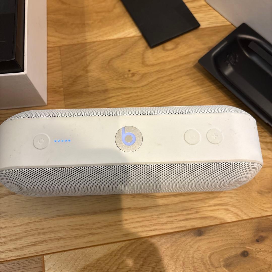 Beats Pill Fragment Special Edition ホワイト Beats Pill Fragment