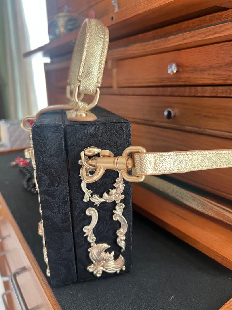 ドルチェ&ガーバーナ　装飾的な黒いパーティーバッグ