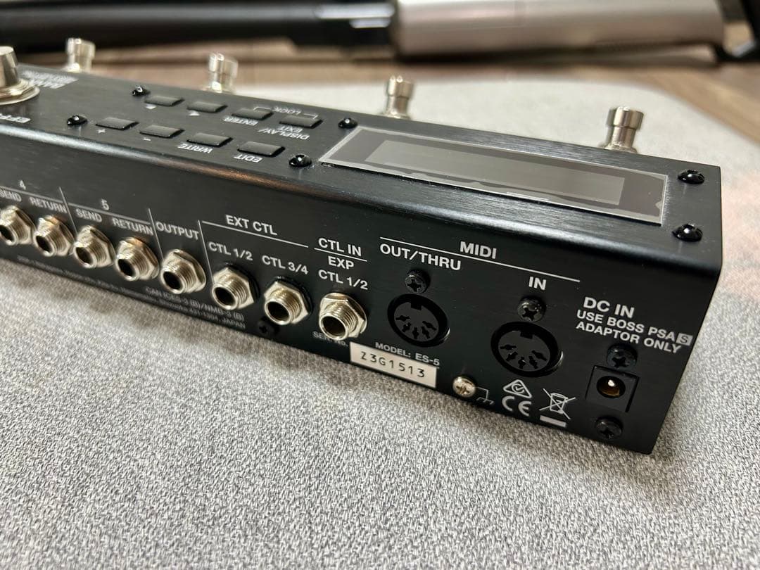 BOSS ES-5 スイッチャー