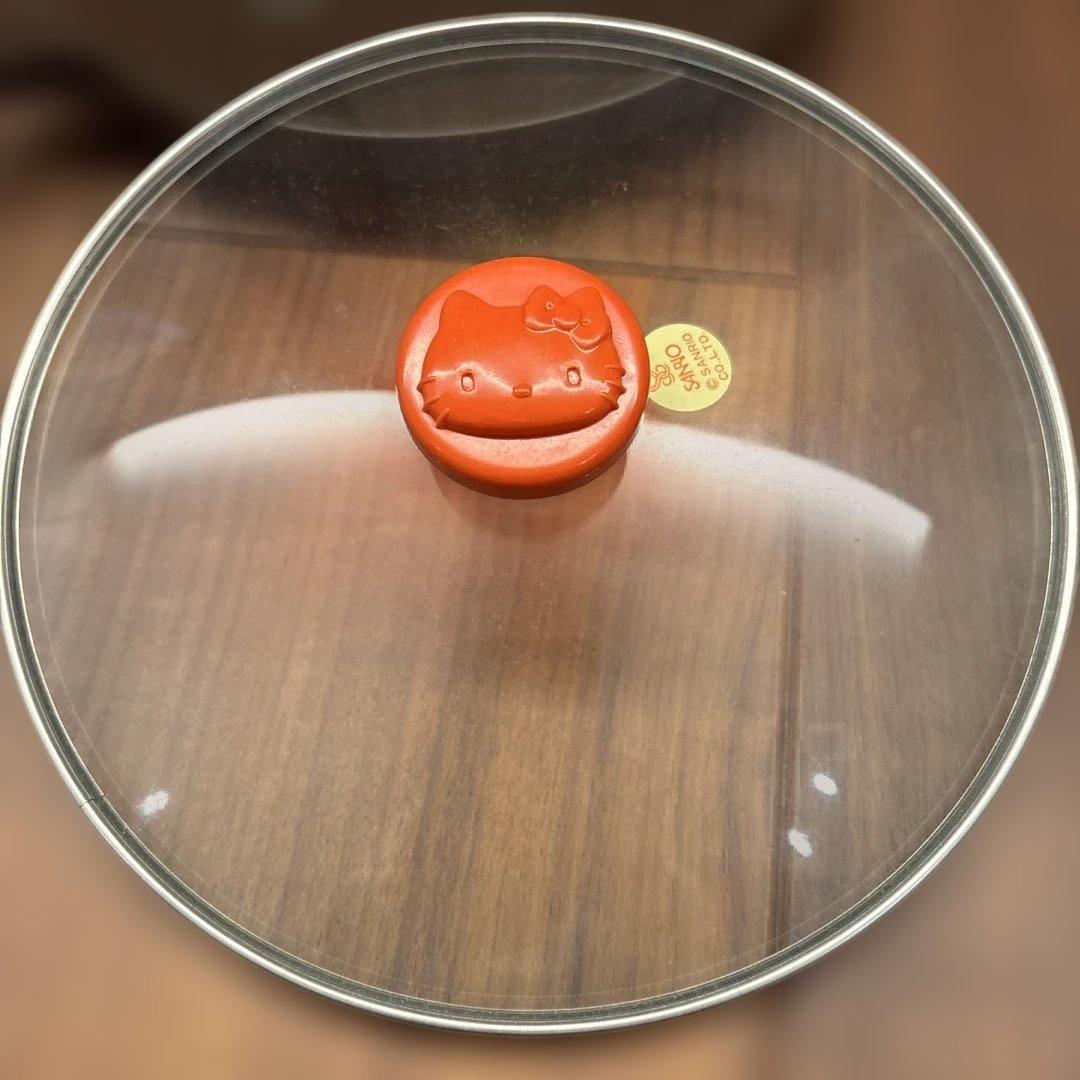 お値下げ！ハローキティ型 蓋付パンケーキフライパンとロングテーブル