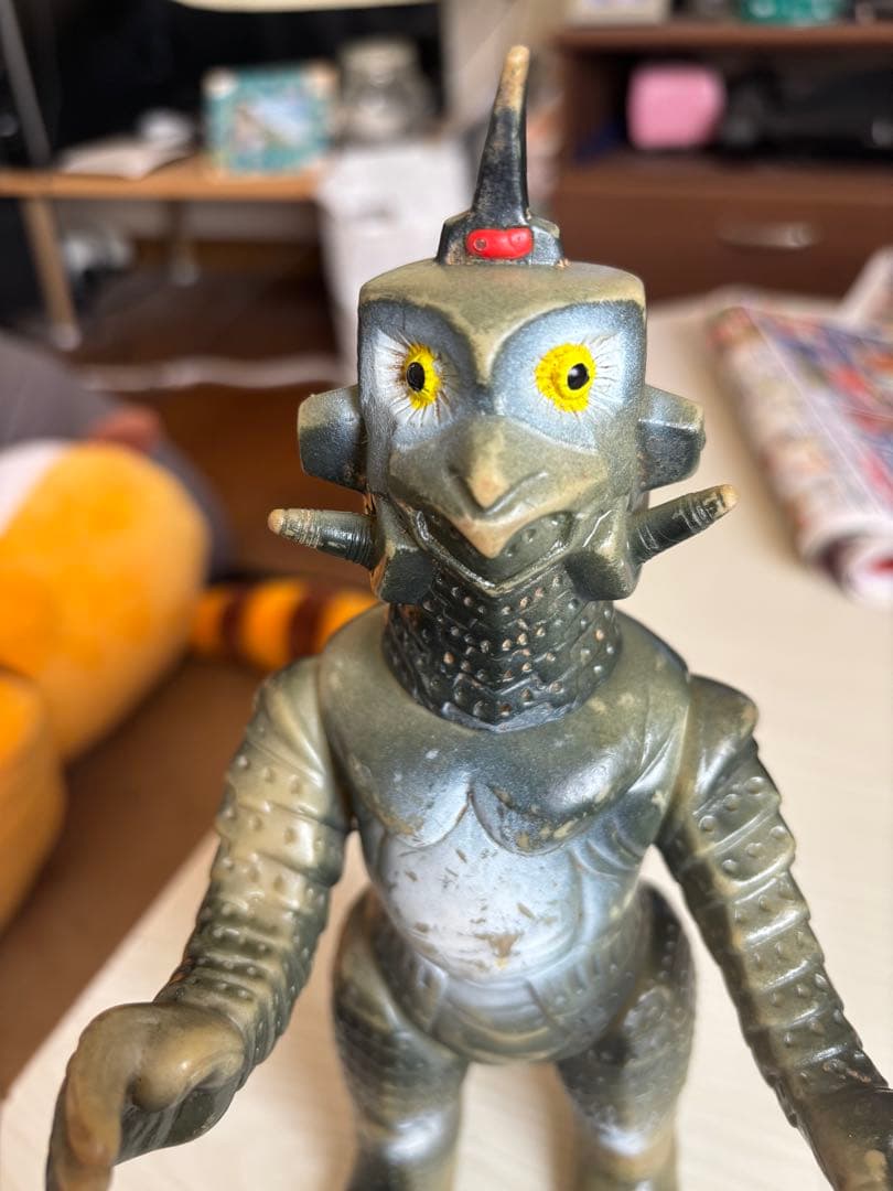 ク*マ様 【激レア、希少品】当時物　ソフビ　怪獣ウィンダム。早い者勝ち。