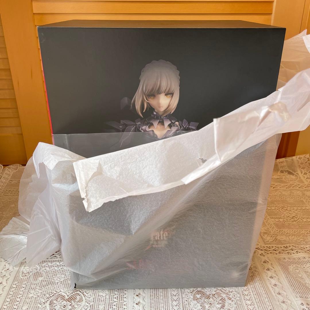 Fate セイバー・オルタ　hakuコラボパッケージ　フィギュア