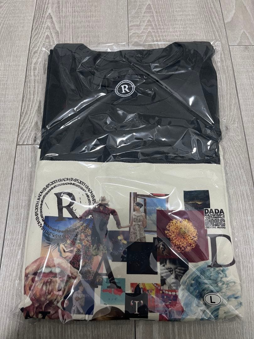 RADWIMPS シングルジャケットコラージュTシャツ Lサイズ RADWIMPS シングルジャケット コラージュTシャツ - メルカリ