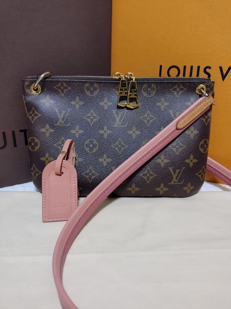 直営路面店購入　ルイヴィトン　モノグラム　ロレッタ