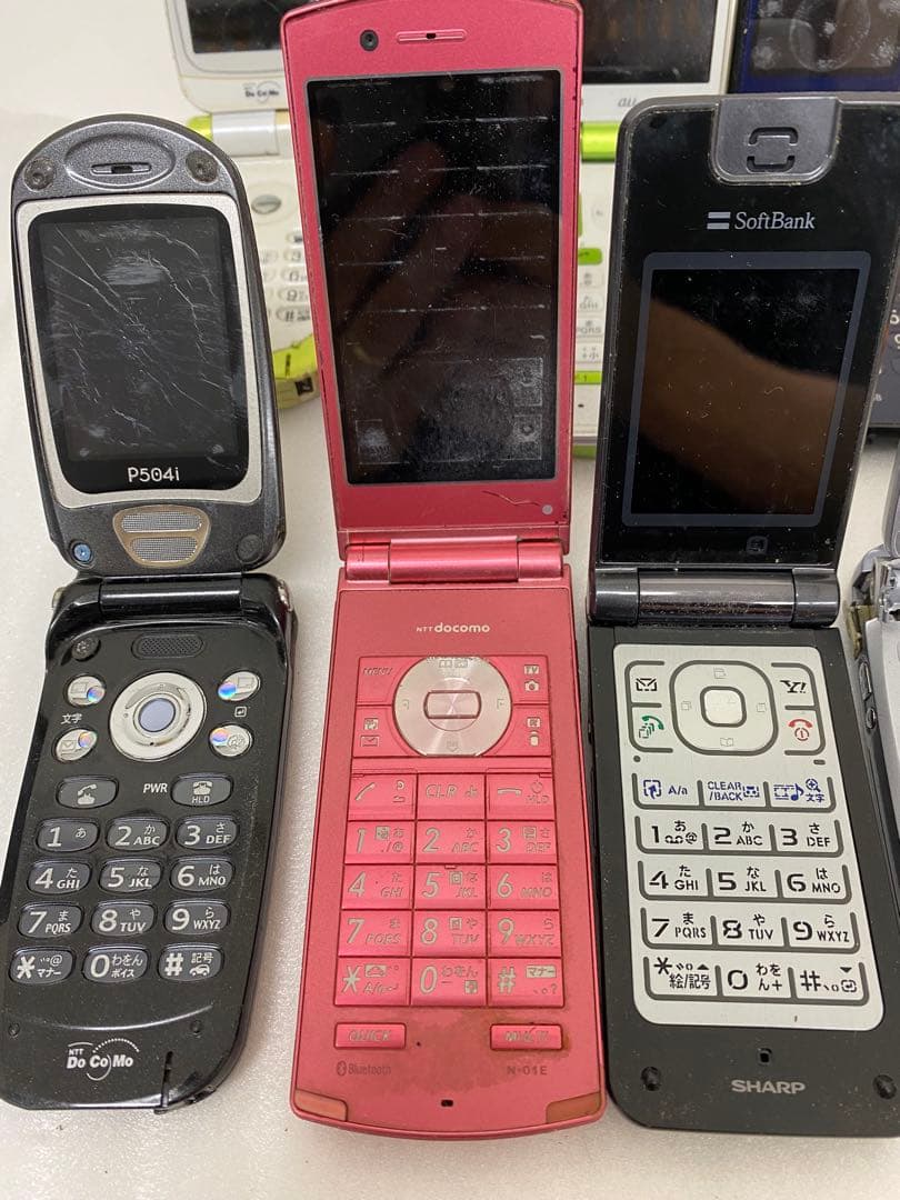 3-2223 【ジャンク出品】ガラケー11点・折畳式携帯 - メルカリ