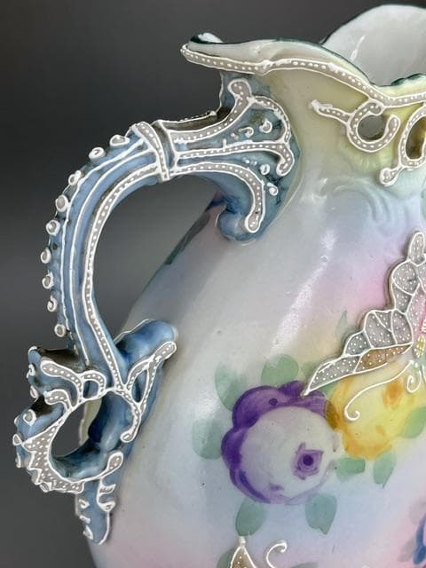 希少】オールドニッポン 約20㎝ 蝶紋盛上げ花瓶 一陳盛り アンティーク