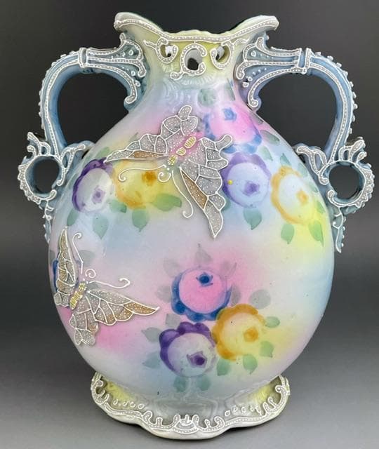 希少】オールドニッポン 約20㎝ 蝶紋盛上げ花瓶 一陳盛り アンティーク