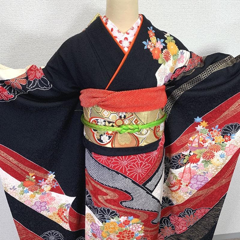 506z3〇オンディーヌ＆一蔵 高身長な方にも 振袖 古典柄 金駒刺繍〇