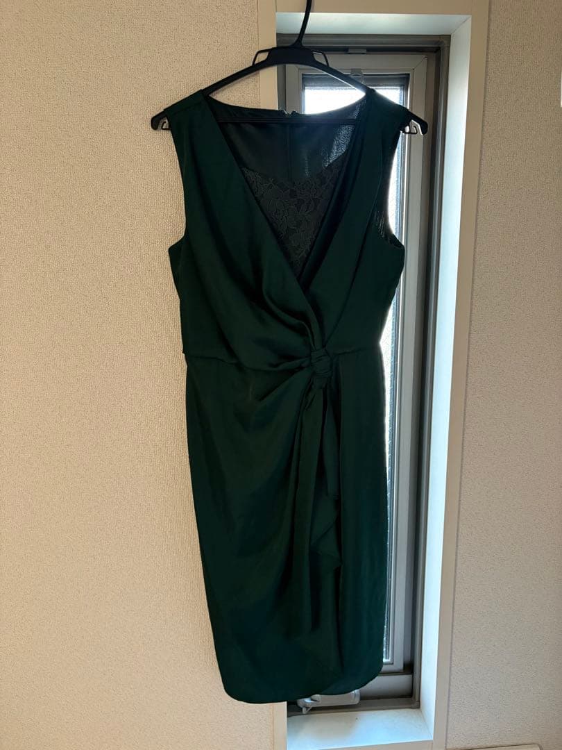 ダークグリーン ノースリーブ パーティードレス - メルカリ