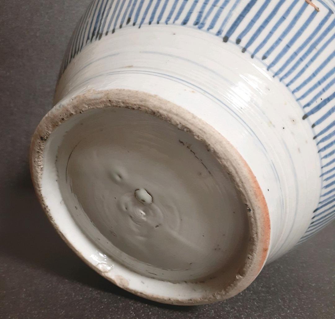 本物保証！】江戸時代後期 古伊万里 蛸(たこ)唐草文 H.42.6cm 大徳利