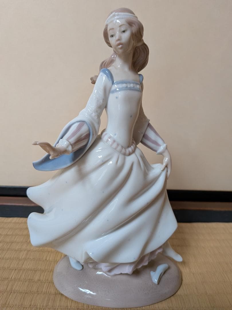 リヤドロ チキータ No.2165 LLADRO 陶器人形 置物 2025年最新】Lladro