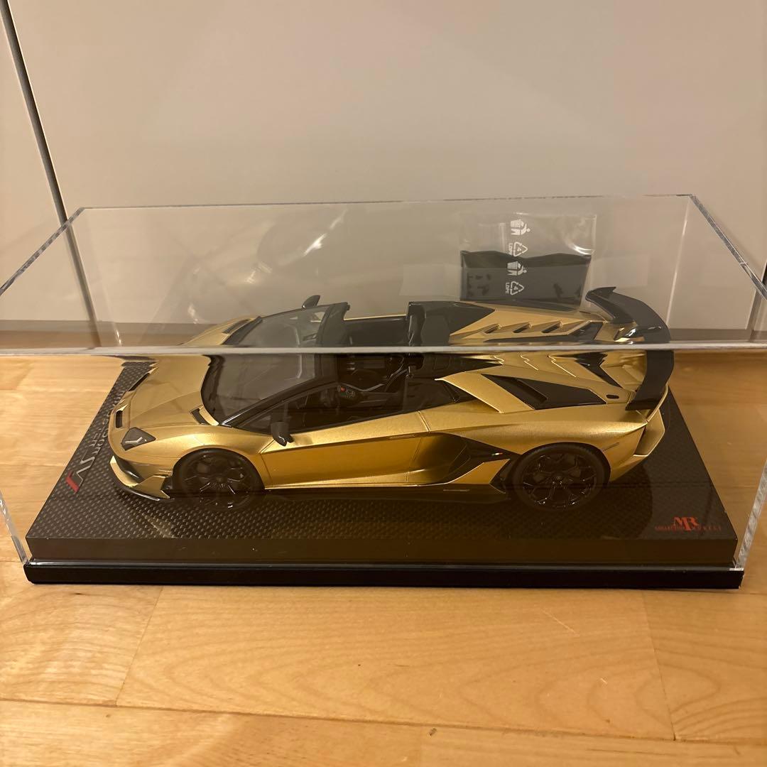 ランボルギーニ アヴェンタドールSVJ 1/18 ゴールド