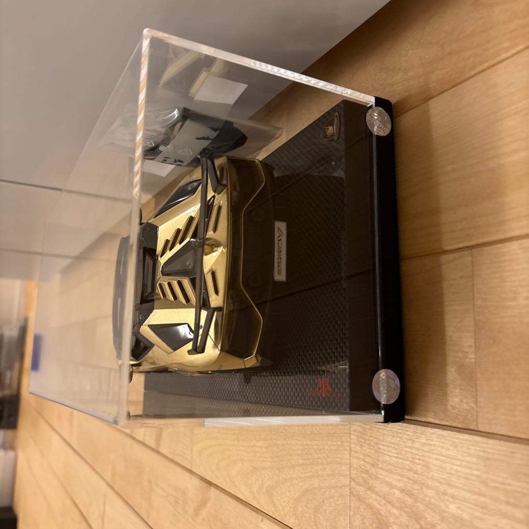 ランボルギーニ アヴェンタドールSVJ 1/18 ゴールド