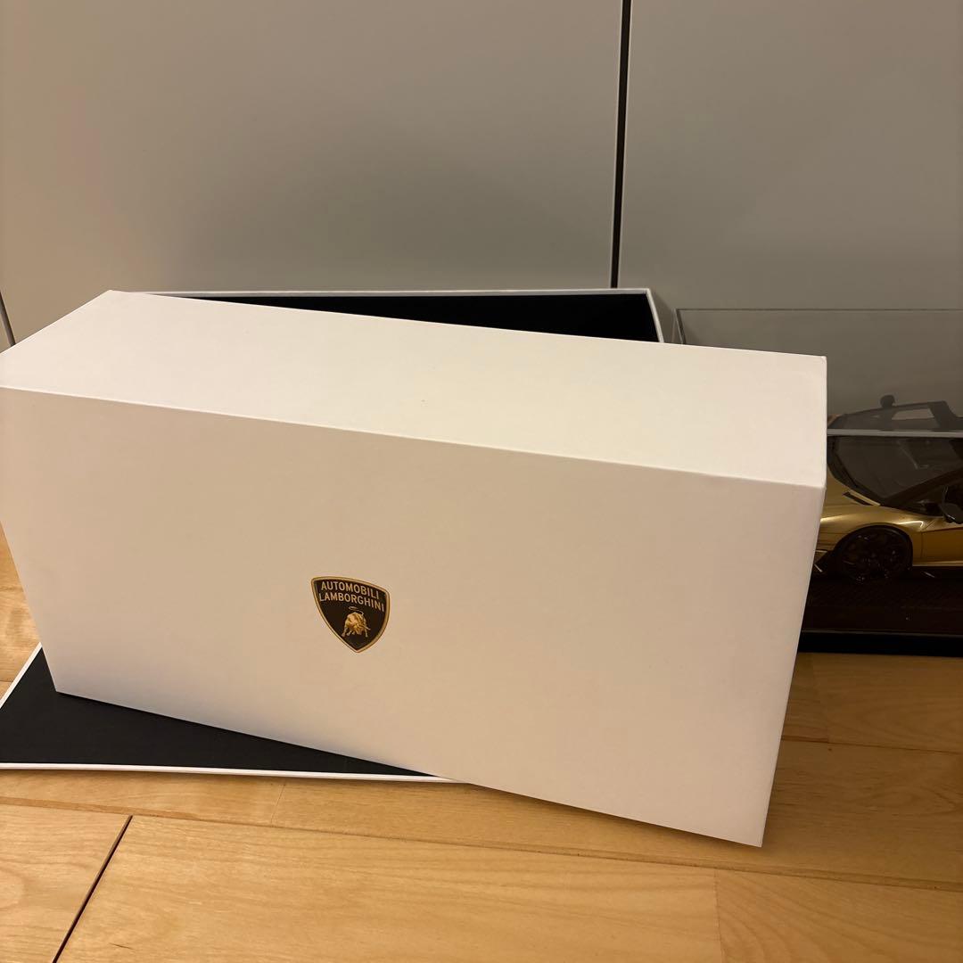 ランボルギーニ アヴェンタドールSVJ 1/18 ゴールド