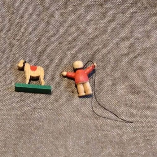 煙出し人形 白い髭のおもちゃ売り屋さん