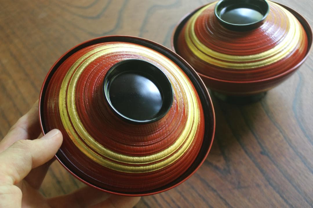 時代逸品！極上糸目朱漆に優美な松葉蒔絵の映えるお椀2点（検輪島塗蒔絵椀雑煮椀