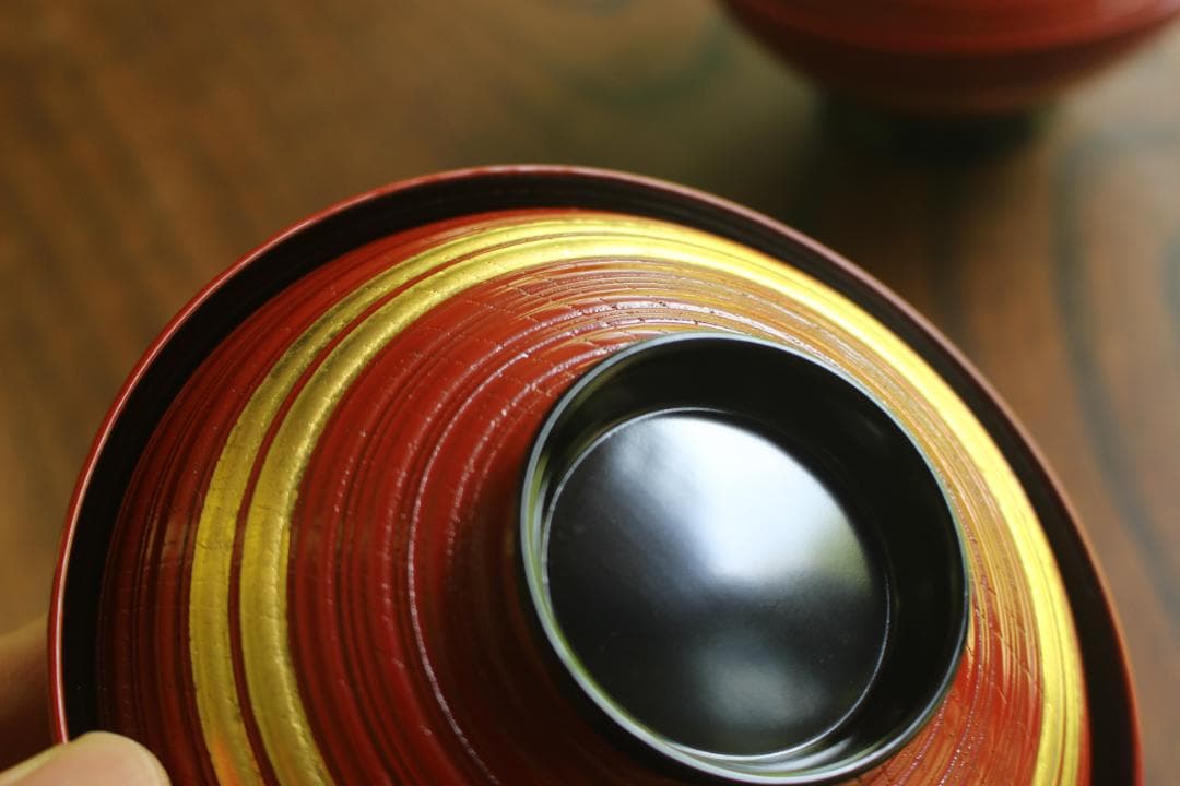 時代逸品！極上糸目朱漆に優美な松葉蒔絵の映えるお椀2点（検輪島塗蒔絵椀雑煮椀