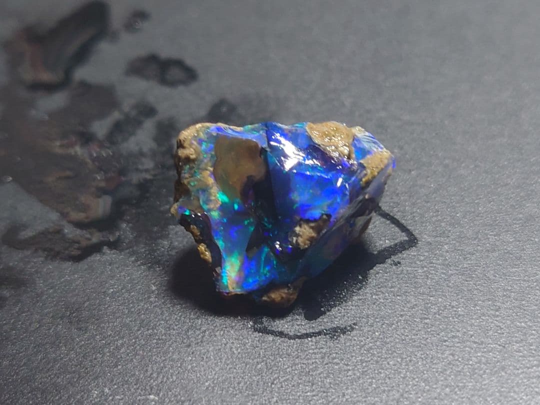 エチオピアウェロ産 オパール 原石 青色 鉱物標本 原石