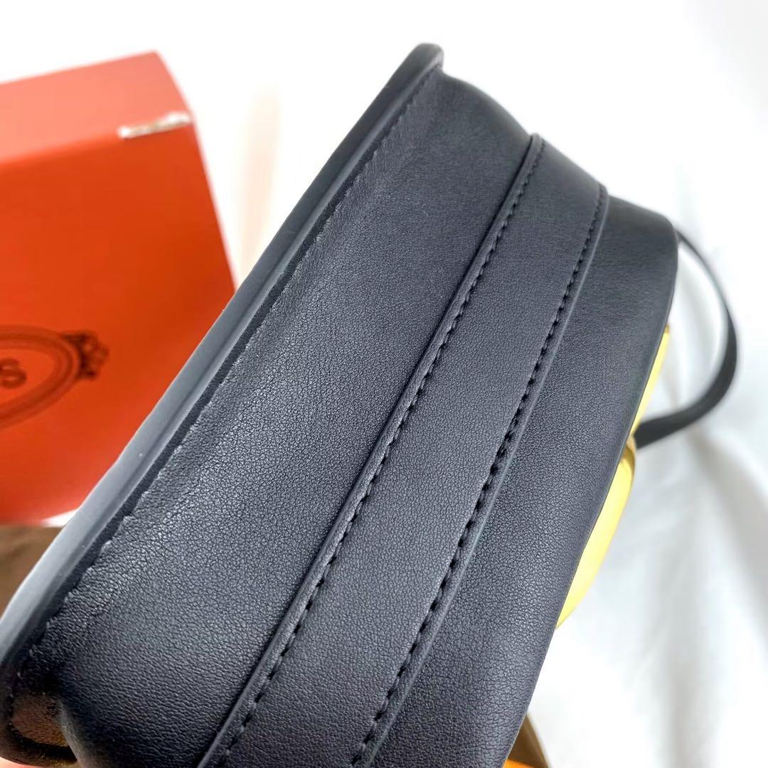 美品TOD'S ブラックレザー ショルダーバッグ