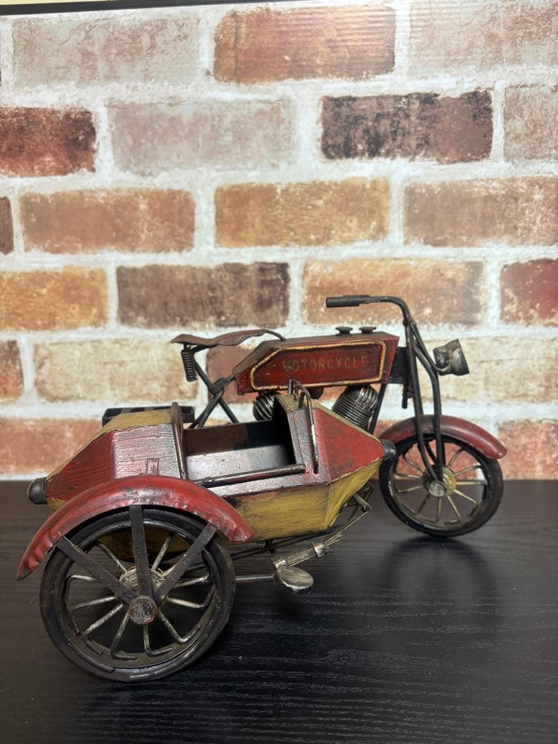 ヴィンテージ ブリキ板模型オートバイ サイドカー付き