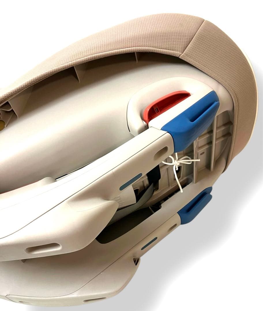 極美品 送料無料 コンビ コッコロS UX シートベルト固定 ヘーゼルナッツ