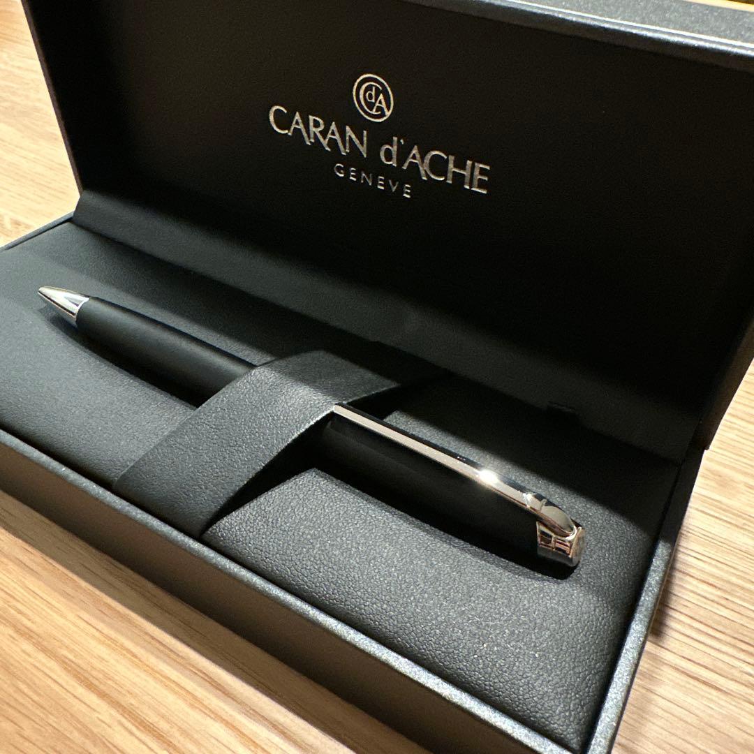 PATEK PHILIPPE × CARAN d'ACHEコラボボールペン