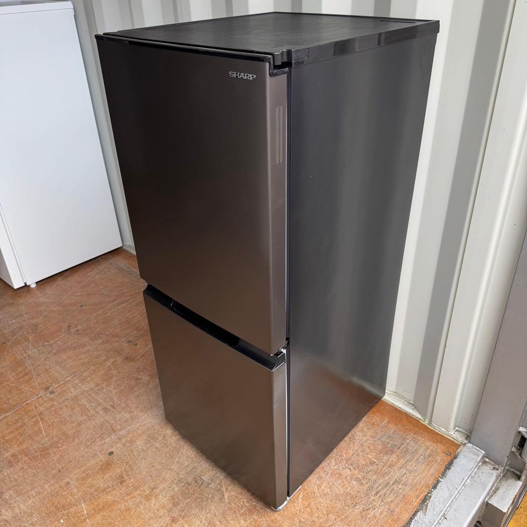 C7707★2022年製美品★シャープ 冷蔵庫 右.左開き 一人暮らしブラック系