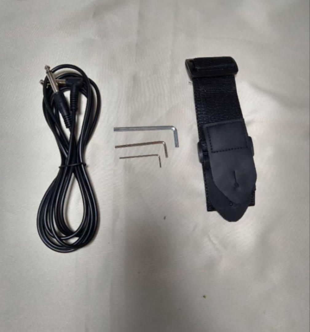 新品トラベルエレキギター