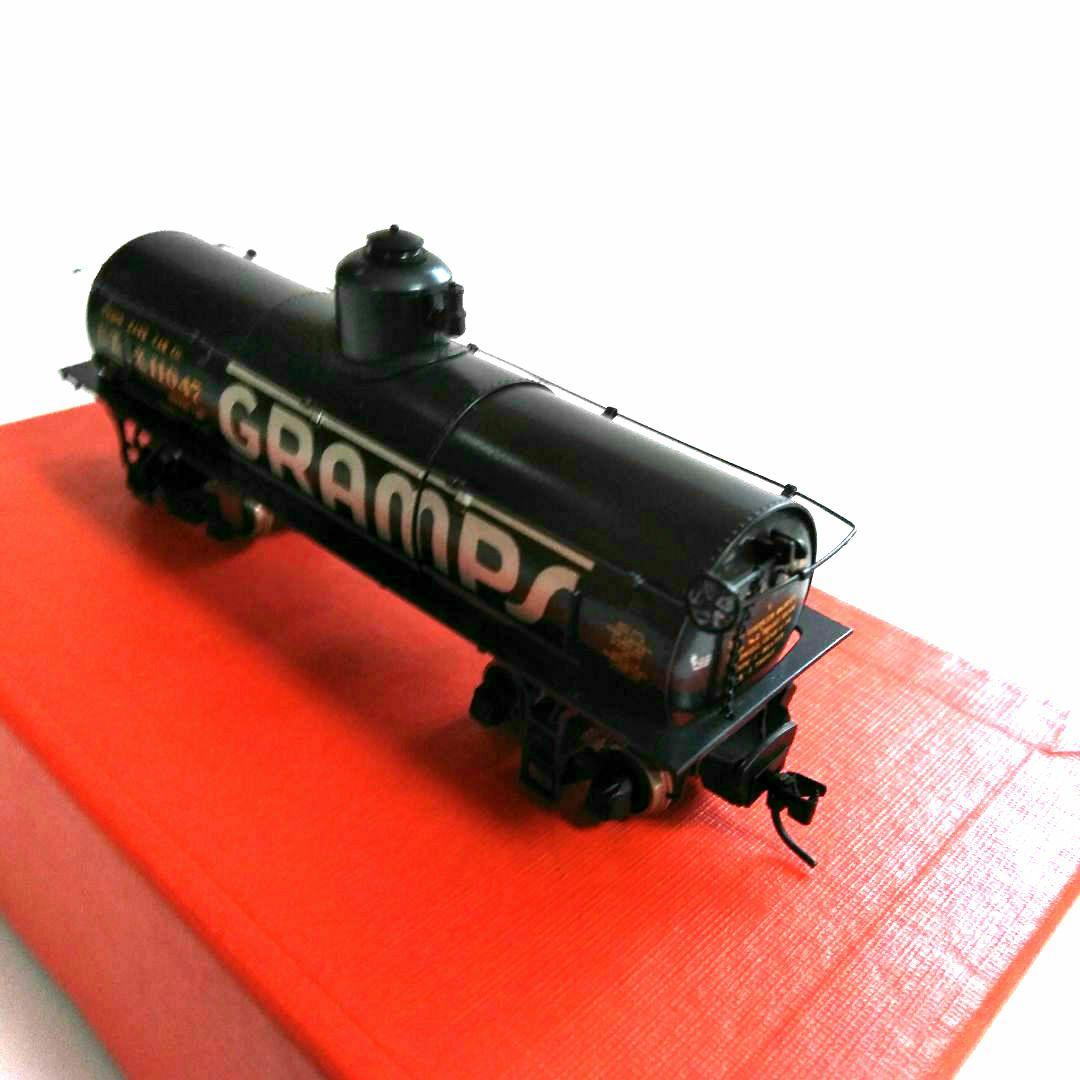 U.T.L.X.　GRAMPS  FRAMELESS TANK CAR　HOn3