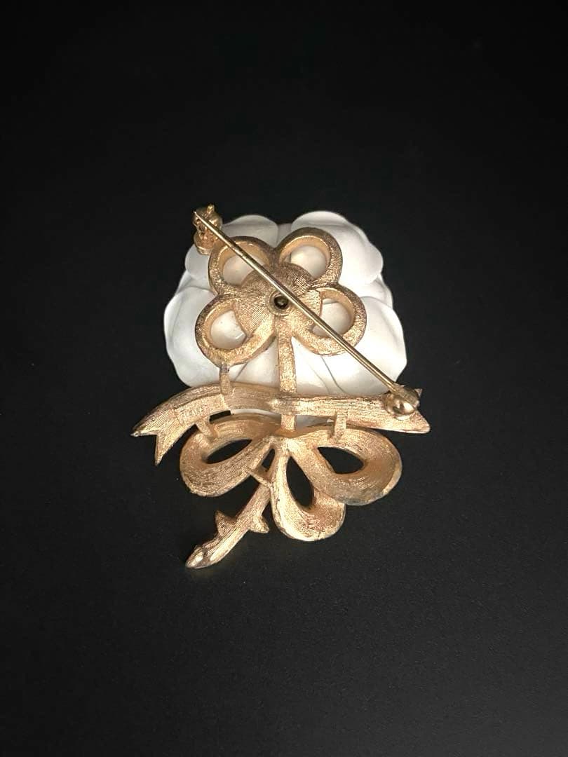 lotuscloud 2508⭐️TRIFARI トリファリヴィンテージブローチ