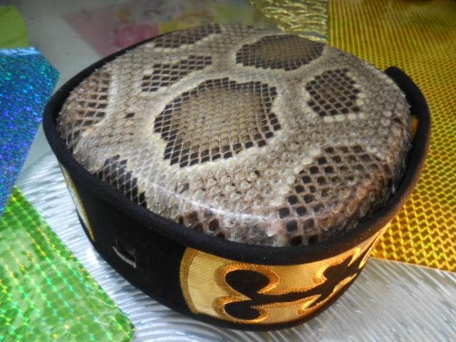 新品未使用(送料無料)17.980円沖縄三線専用木製盛嶋チーガを蛇皮強化型へ仕立