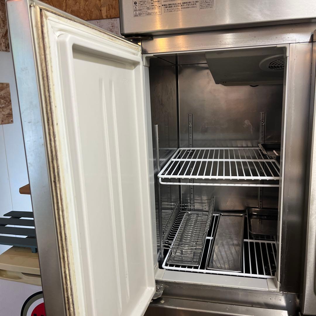 業務用用冷蔵庫　HOSHIZAKI インバーター冷却 4ドア冷蔵庫　ホシザキ