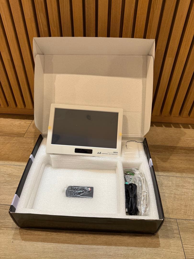 n*m様 日本アンテナ製 防犯カメラ用モニター