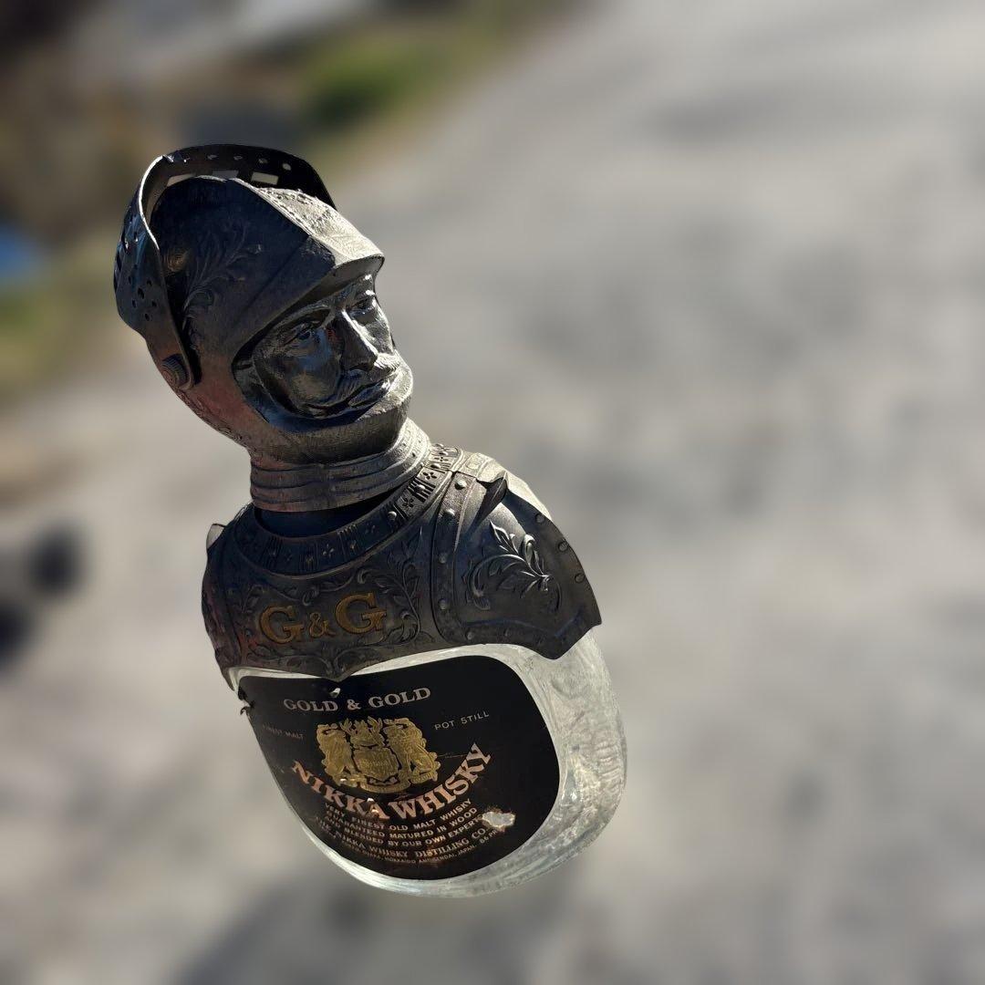 NIKKA WHISKY ゴールド＆ゴールド 750ml空ピン鎧兜 非売品