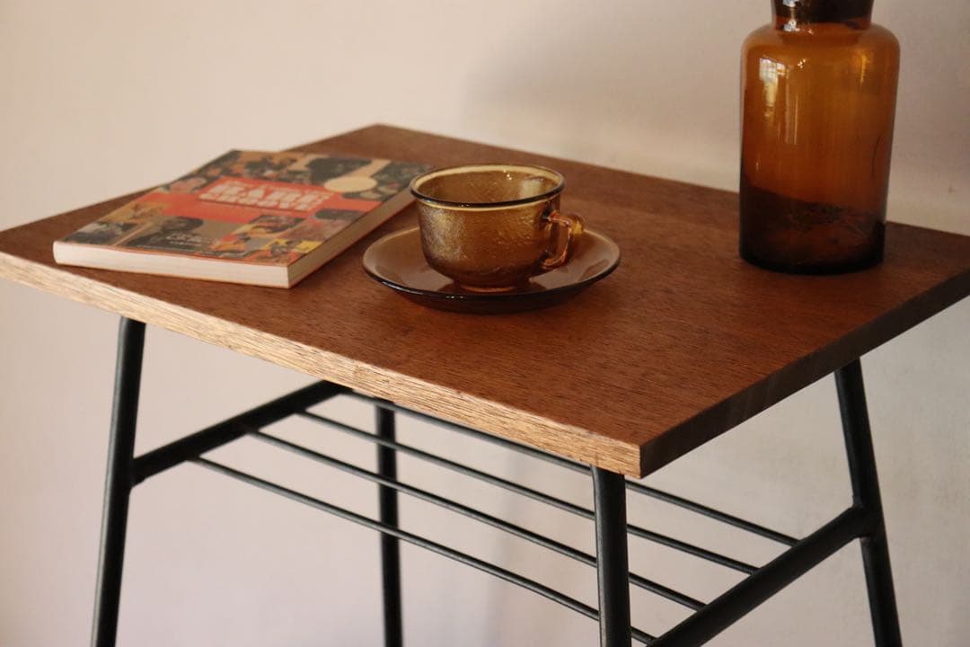 古い鉄脚と古材のテーブル 棚付き 机 作業台 古家具 古道具