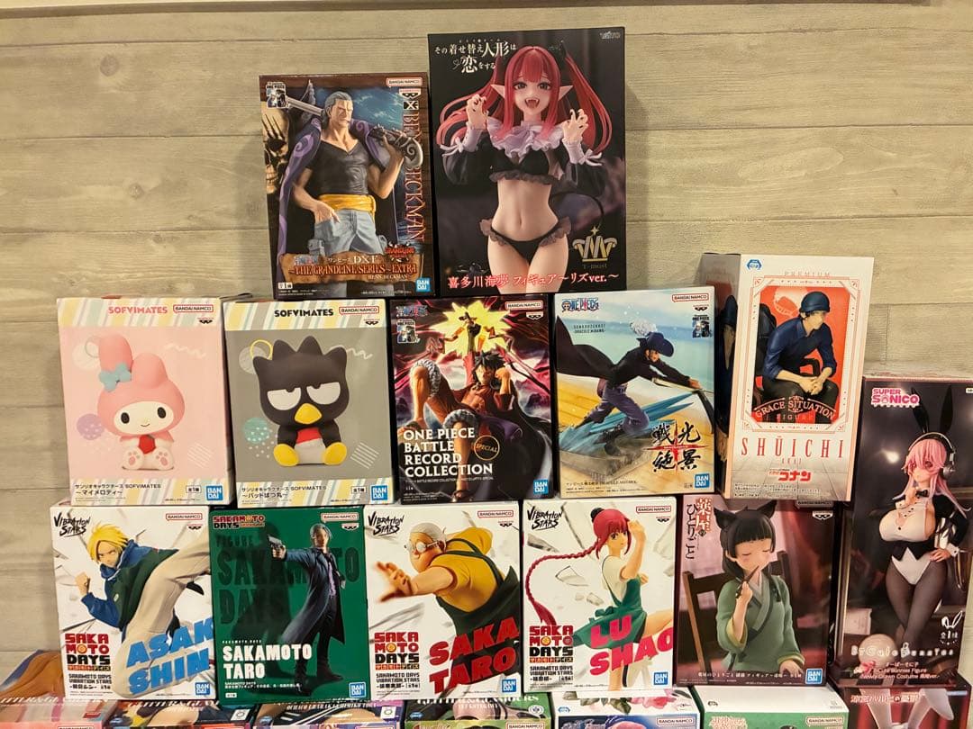 人気フィギュア26点まとめ売り ヒロアカ ワンピース 初音ミク サカモト