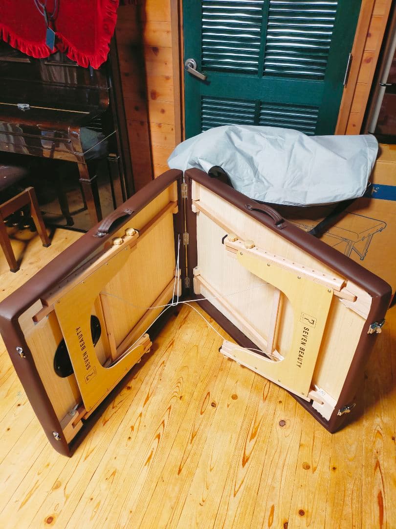 7ビューティー 折りたたみマッサージテーブル※ブラウン 折りたたみ式
