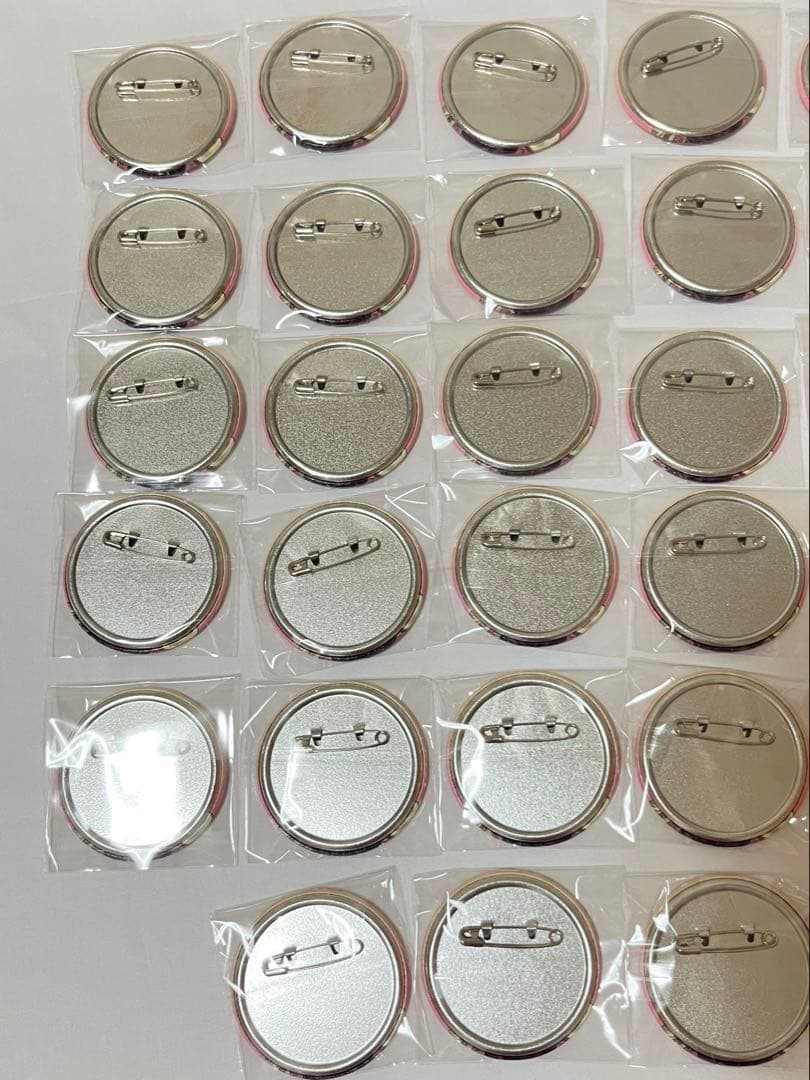 夢職人と忘れじの黒い妖精　ゆめくろ　キュイ　缶バッジ　37個