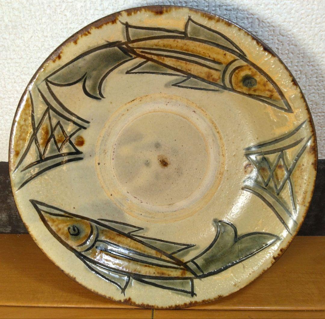 人間国宝 金城次郎 魚紋皿 栞 共箱 美品 壺屋焼 壷屋焼 やちむん魚2匹井桁2