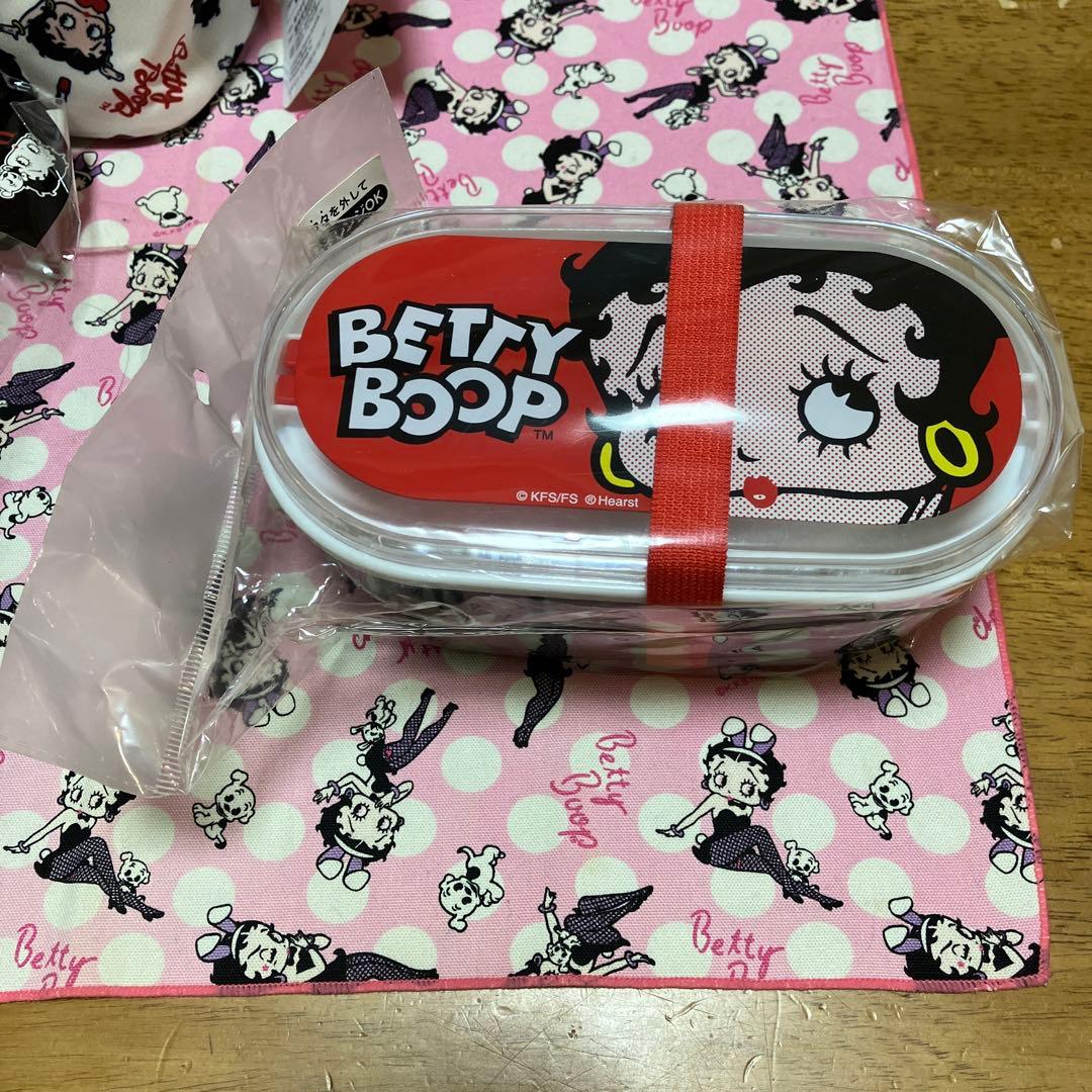 ベティちゃん　ランチボックス他セット〜BB3