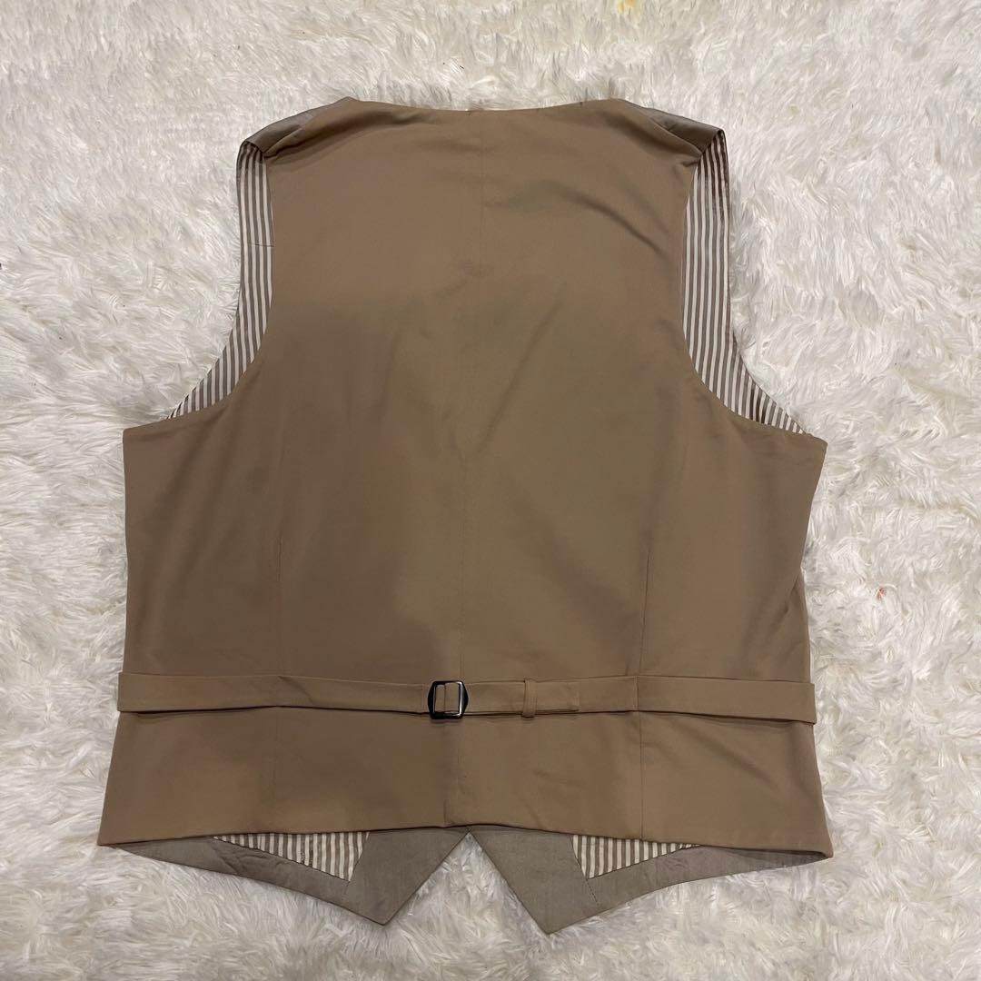 GIORGIO ARMANIジョルジュアルマーニ　ベージュ、ベスト