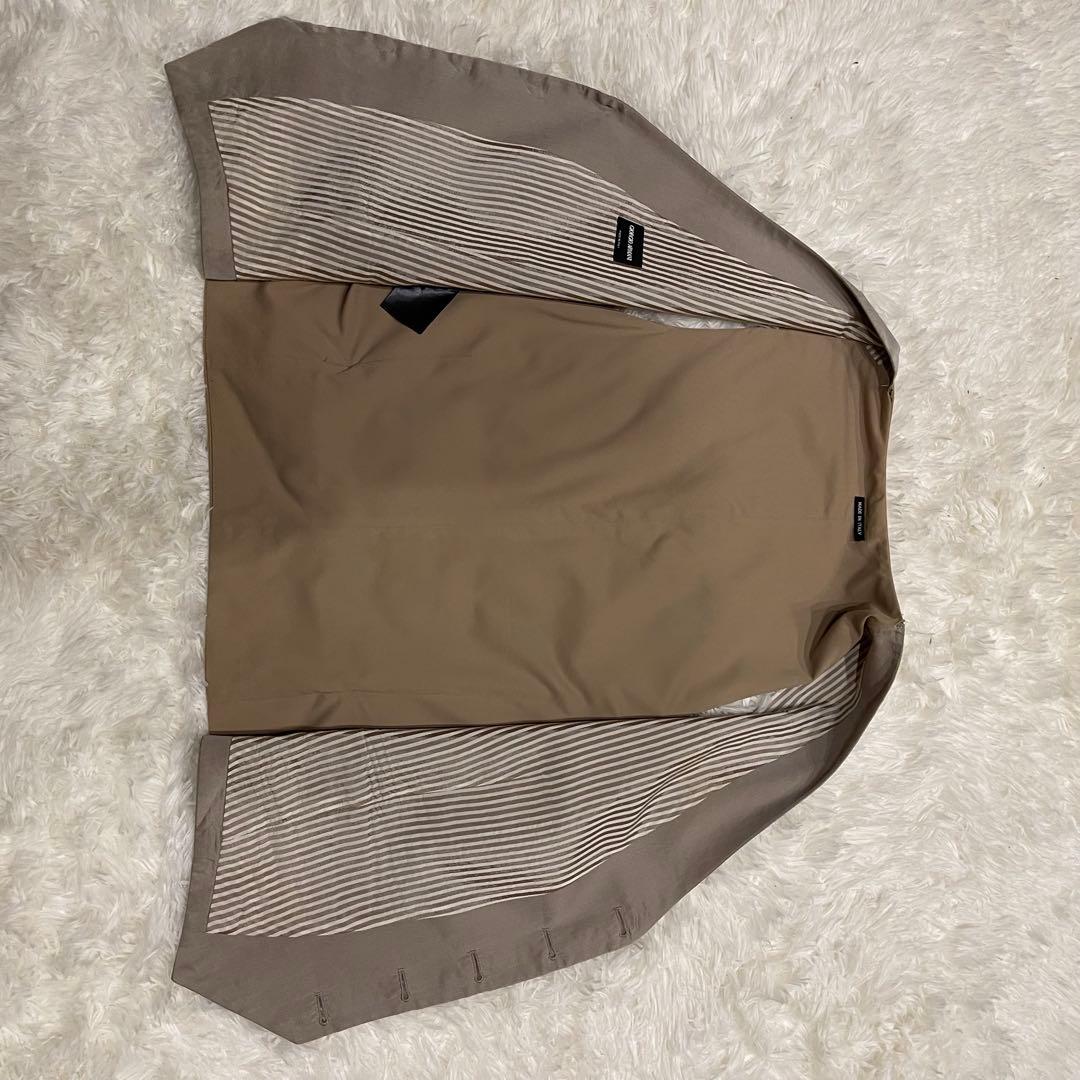 GIORGIO ARMANIジョルジュアルマーニ　ベージュ、ベスト