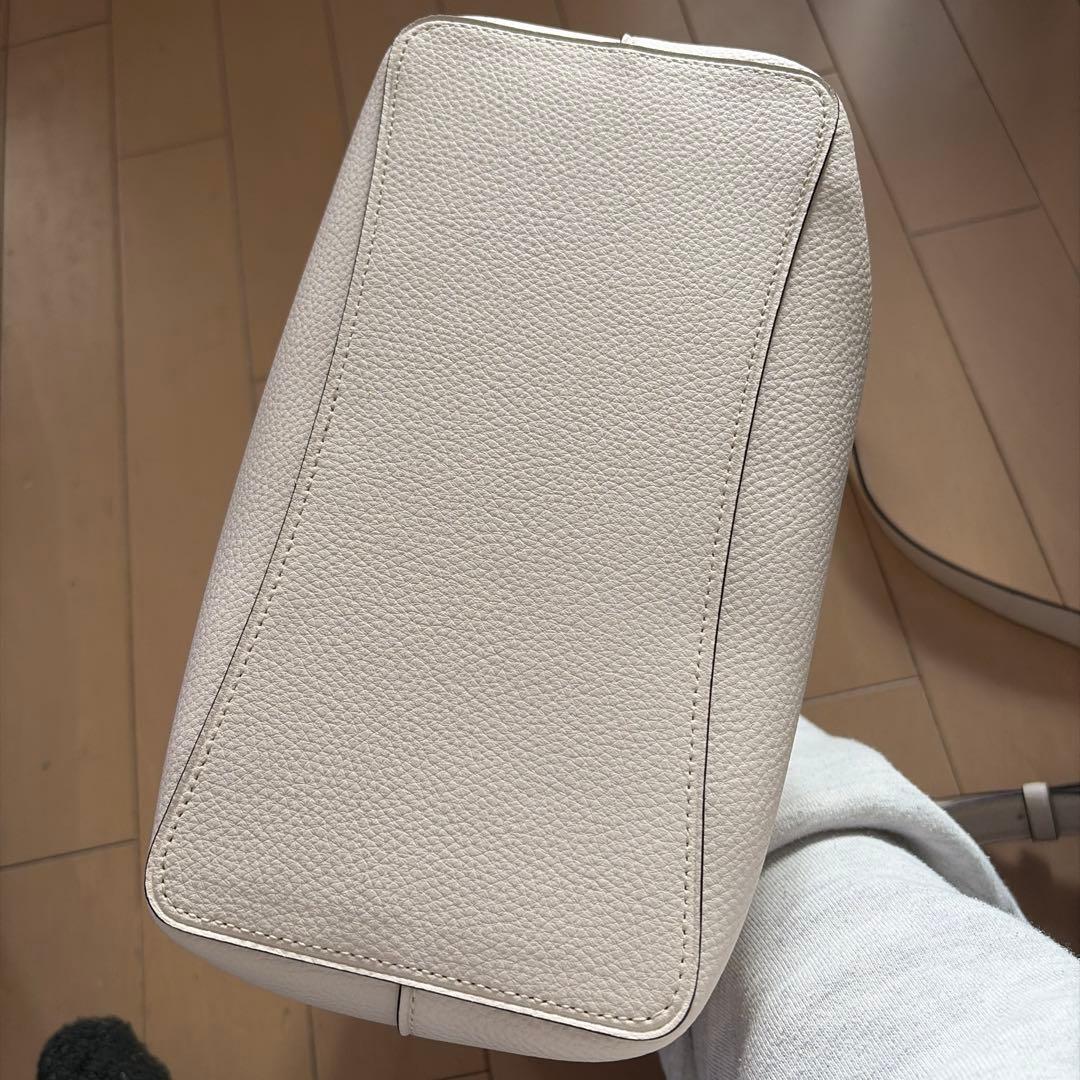 COACH ホワイトレザー ショルダーバッグ　タウン バケット 2way