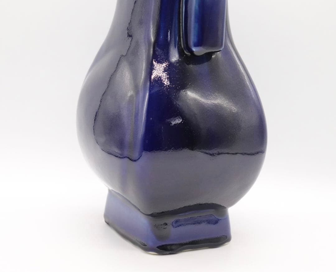 中国　大清乾隆年製　藍釉双耳瓶　共箱　送料込み0222