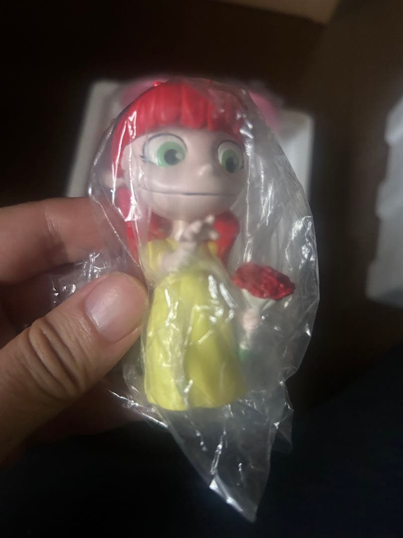 スパイダーマン&メリージェーン スコッティヤング ミニスタチュー