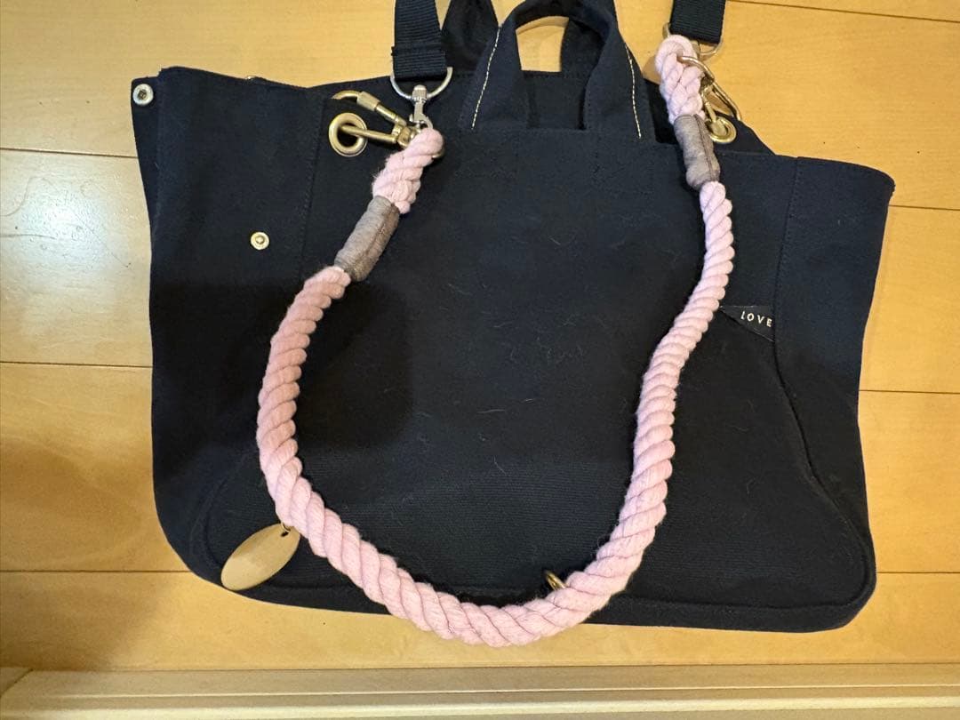 ペット用キャリーバッグ 黒 ピンクロープブランドFound My Animal