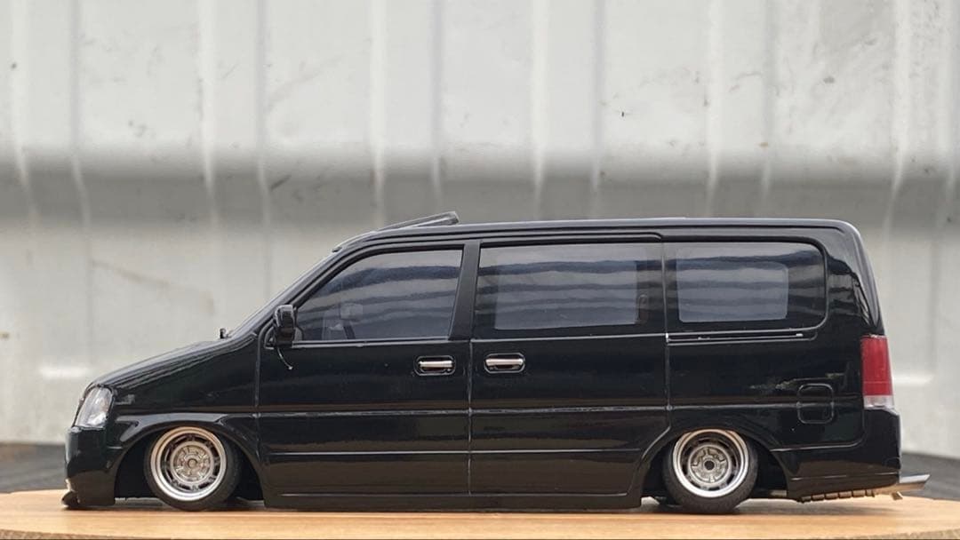 プラモデル完成品　フジミ1/24 ステップワゴン　カスタム