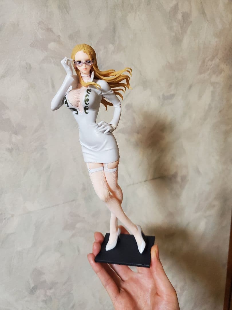 ワンピース カリファ フィギュア - メルカリ