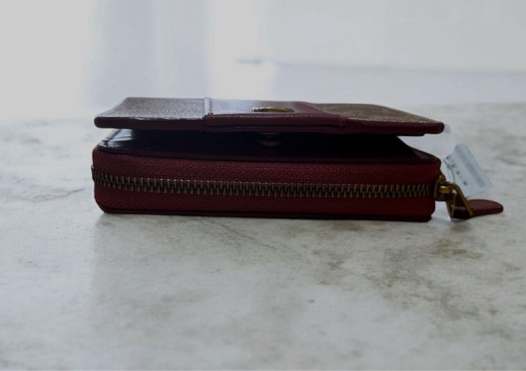 【新品】COACH ✨二つ折り財布✨ビルフォード新ピン